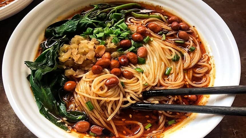 重慶小面と軽食メニューのイメージ